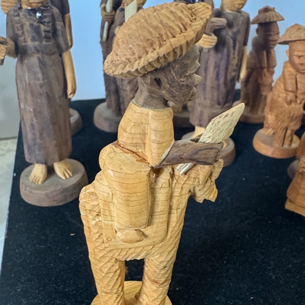 Vintage 1920s Hand Carved African Chess Pieces Tribal Nigerian Handcrafted - Picture 12 of 16